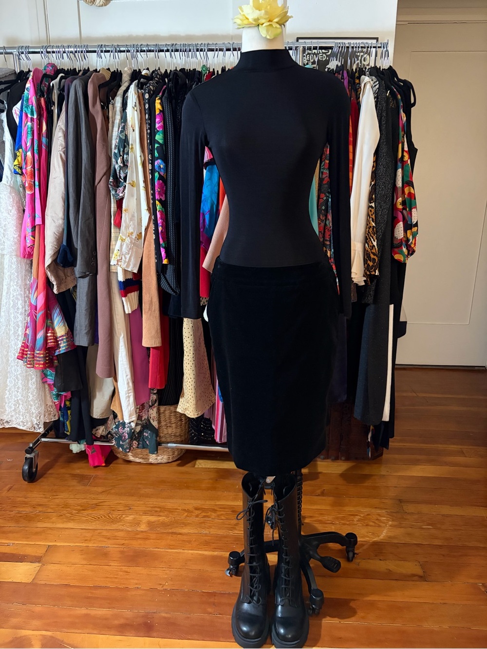 Armani Collezioni Black Velvet Midi Skirt Size 8 Made in Italy